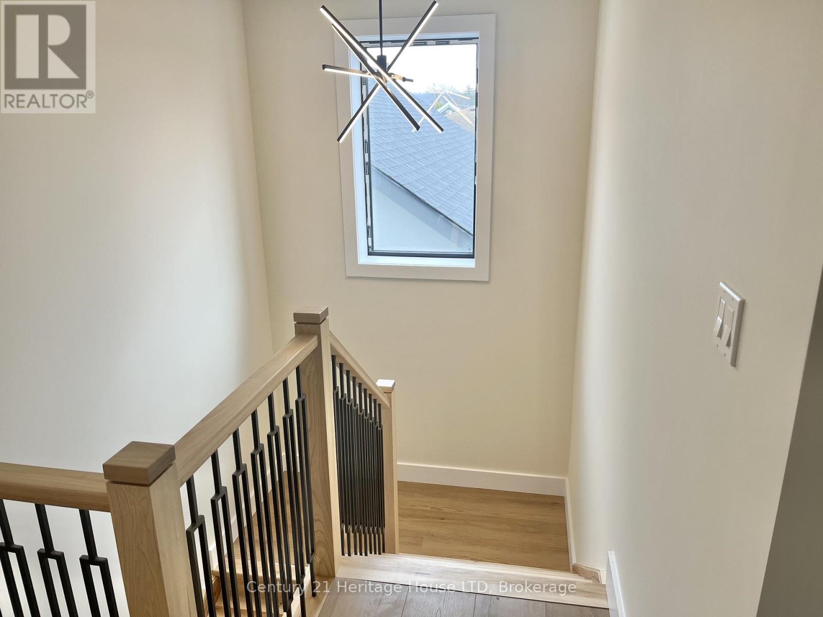 24a Valley Road, St. Catharines, Ontario  L2S 1Y6 - Photo 11 - X12913988