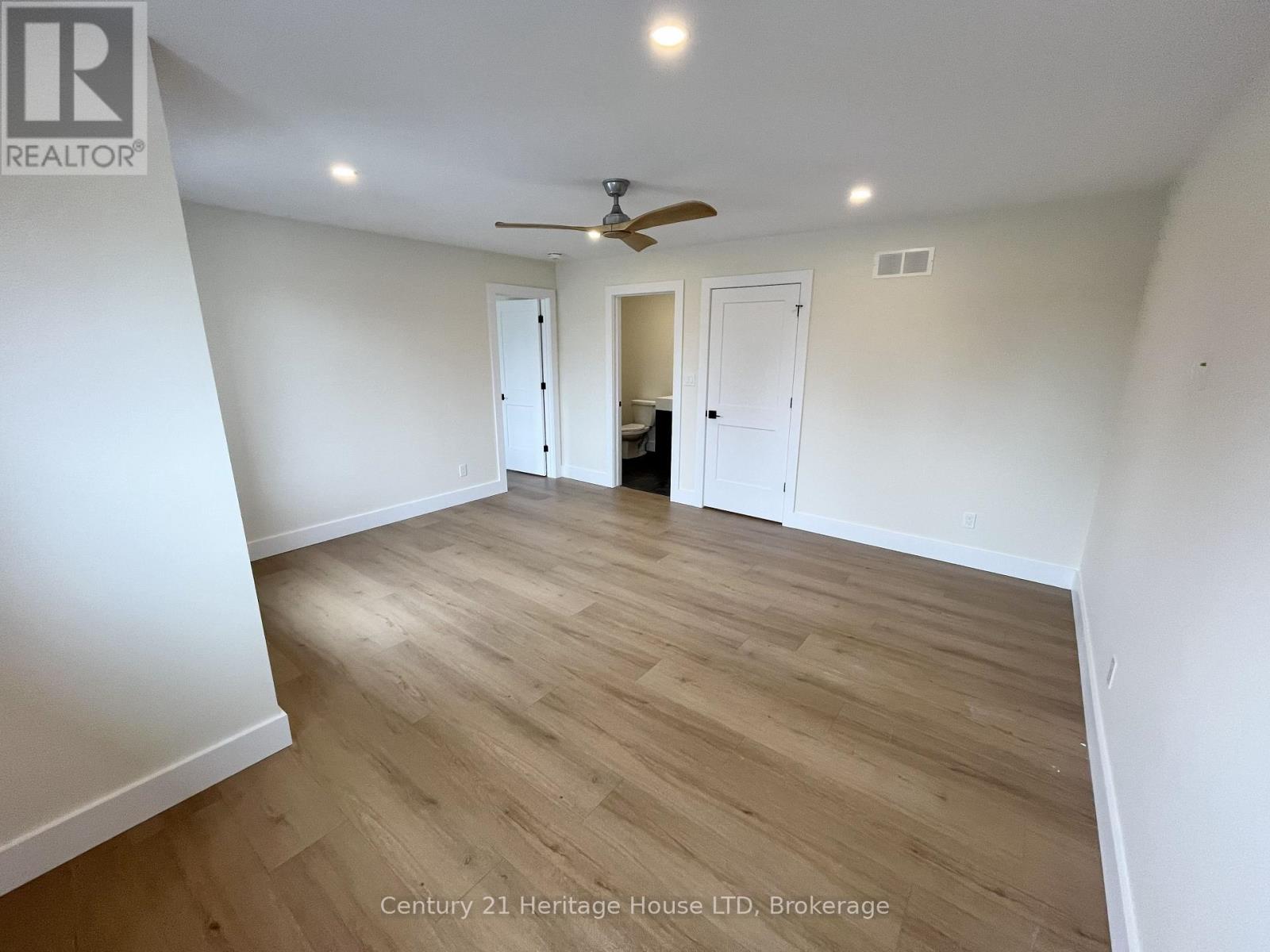 24a Valley Road, St. Catharines, Ontario  L2S 1Y6 - Photo 14 - X12913988