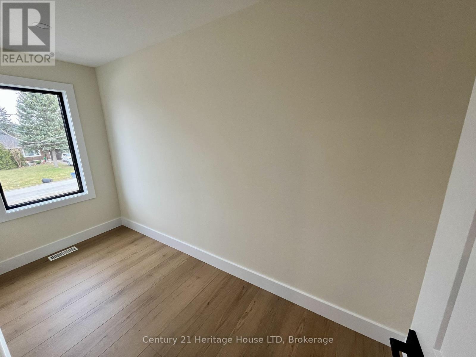 24a Valley Road, St. Catharines, Ontario  L2S 1Y6 - Photo 17 - X12913988