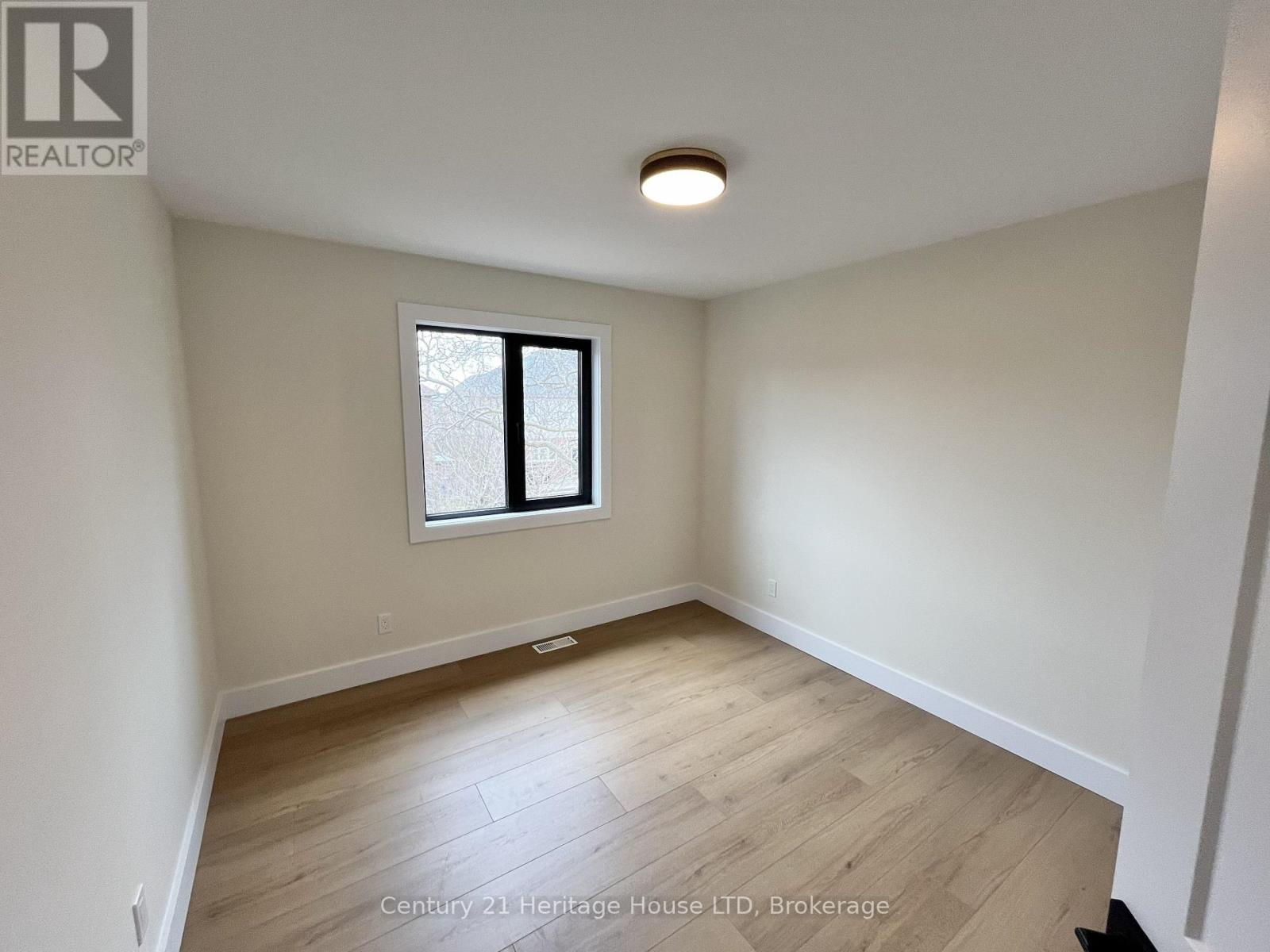 24a Valley Road, St. Catharines, Ontario  L2S 1Y6 - Photo 20 - X12913988