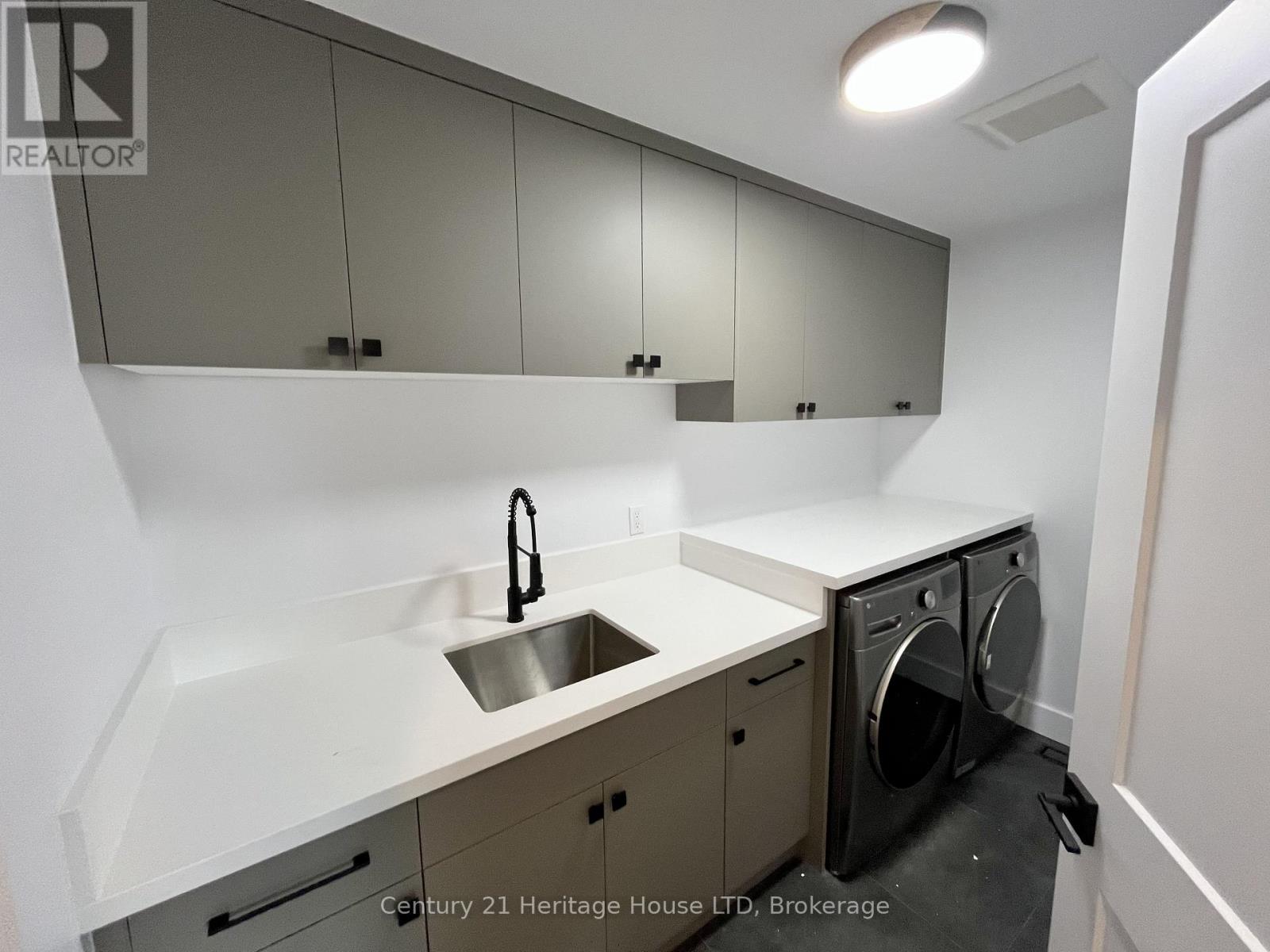 24a Valley Road, St. Catharines, Ontario  L2S 1Y6 - Photo 23 - X12913988