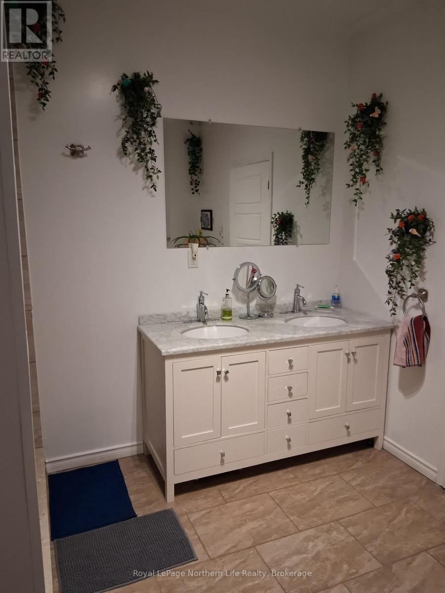 26 Arbutus Trail, Mattawan, Ontario  P0H 1V0 - Photo 7 - X12900696