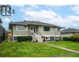 <div class="price">$3,500 Monthly</div> 4664 Royal Oak Ave, Burnaby<br><div style="margin-bottom:8px;"><small>RE/MAX City Realty</small></div><div class='bed_bath'>3 Bed | 2 Bath</div>