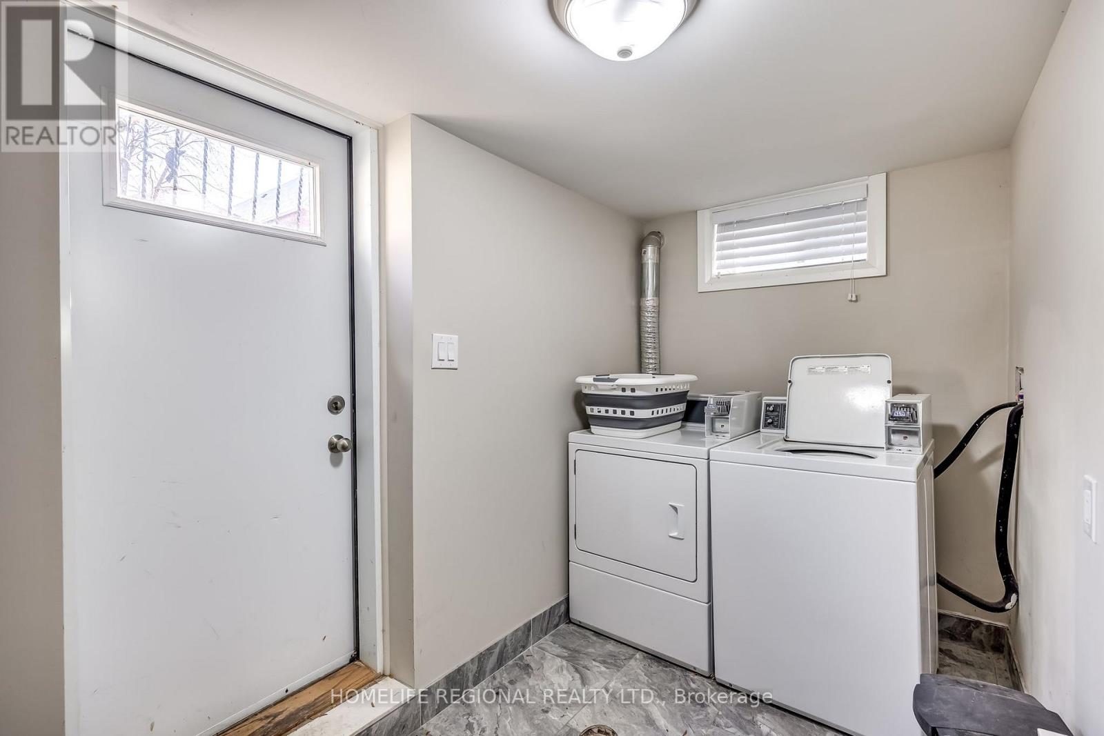 204 Roxton Road, Toronto, Ontario  M6J 2Y5 - Photo 27 - C12913826