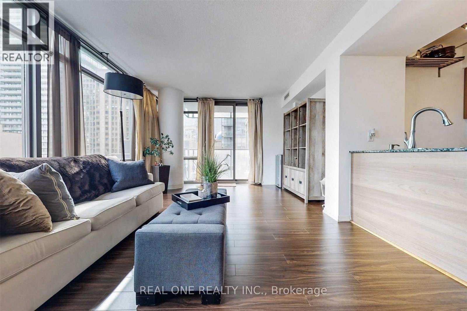 1208 - 37 Grosvenor Street, Toronto, Ontario  M4Y 3G5 - Photo 15 - C12913886