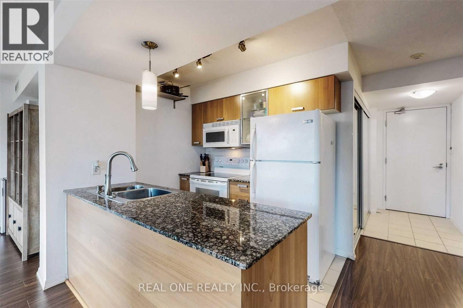 1208 - 37 Grosvenor Street, Toronto, Ontario  M4Y 3G5 - Photo 18 - C12913886