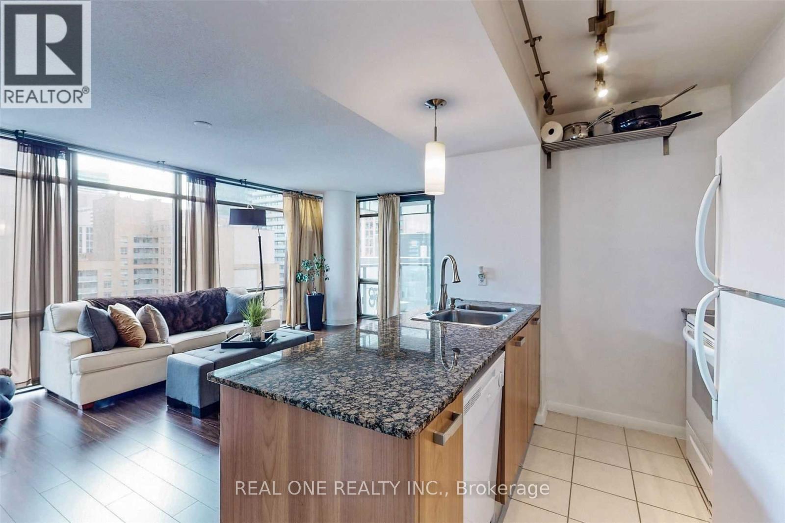 1208 - 37 Grosvenor Street, Toronto, Ontario  M4Y 3G5 - Photo 19 - C12913886