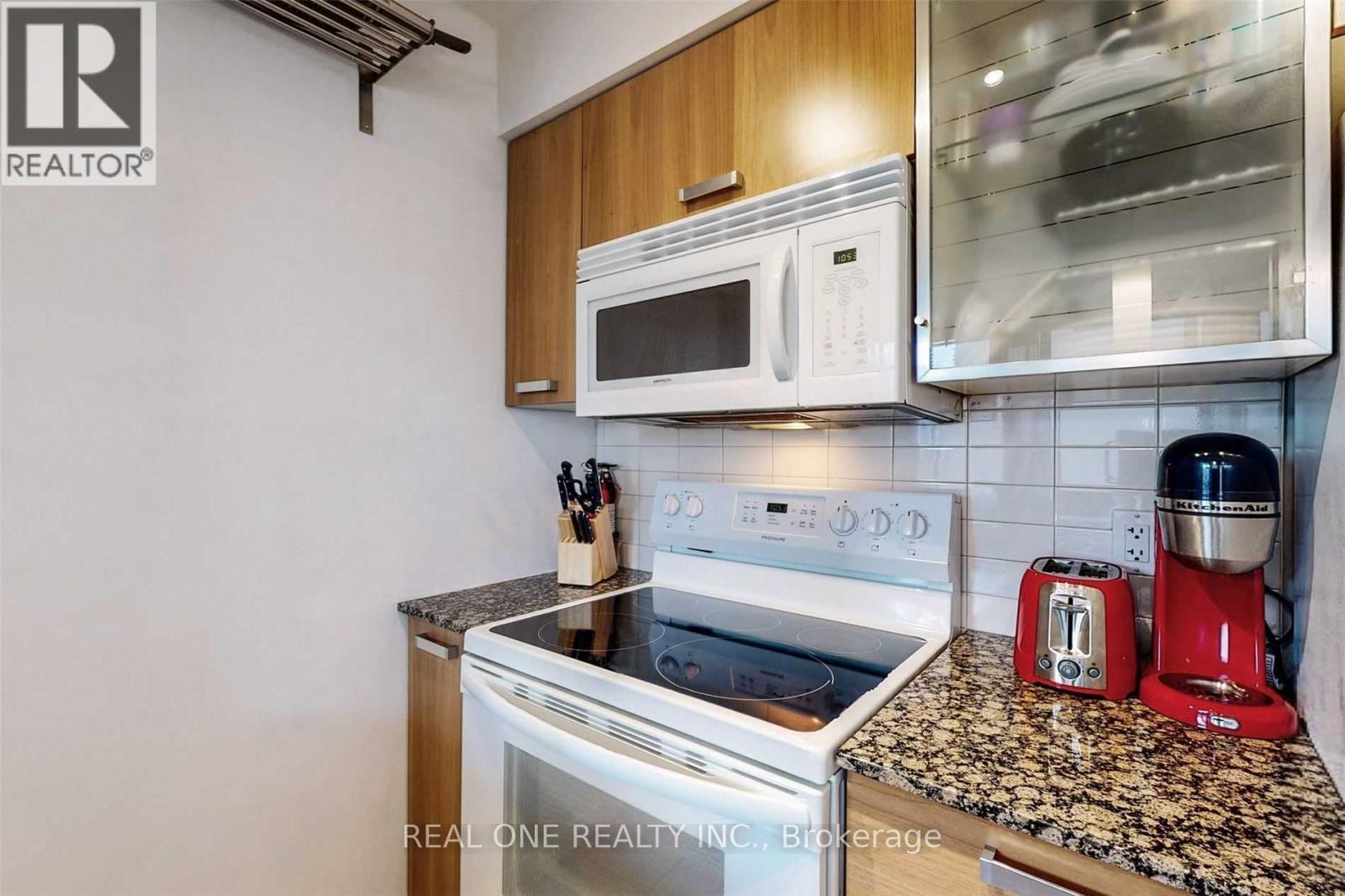 1208 - 37 Grosvenor Street, Toronto, Ontario  M4Y 3G5 - Photo 21 - C12913886