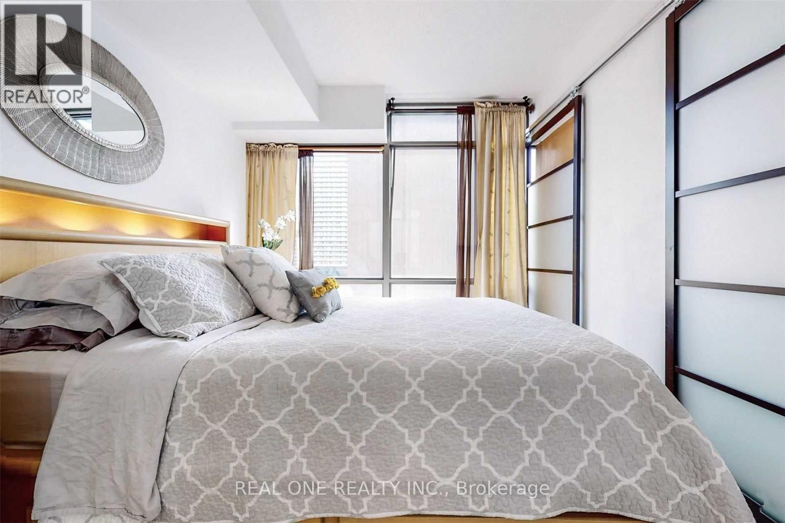 1208 - 37 Grosvenor Street, Toronto, Ontario  M4Y 3G5 - Photo 25 - C12913886