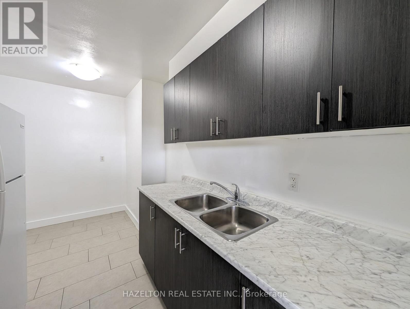 305 - 1780 Victoria Park Avenue, Toronto (Victoria Village), Ontario  M1R 1S6 - Photo 7 - C12913888