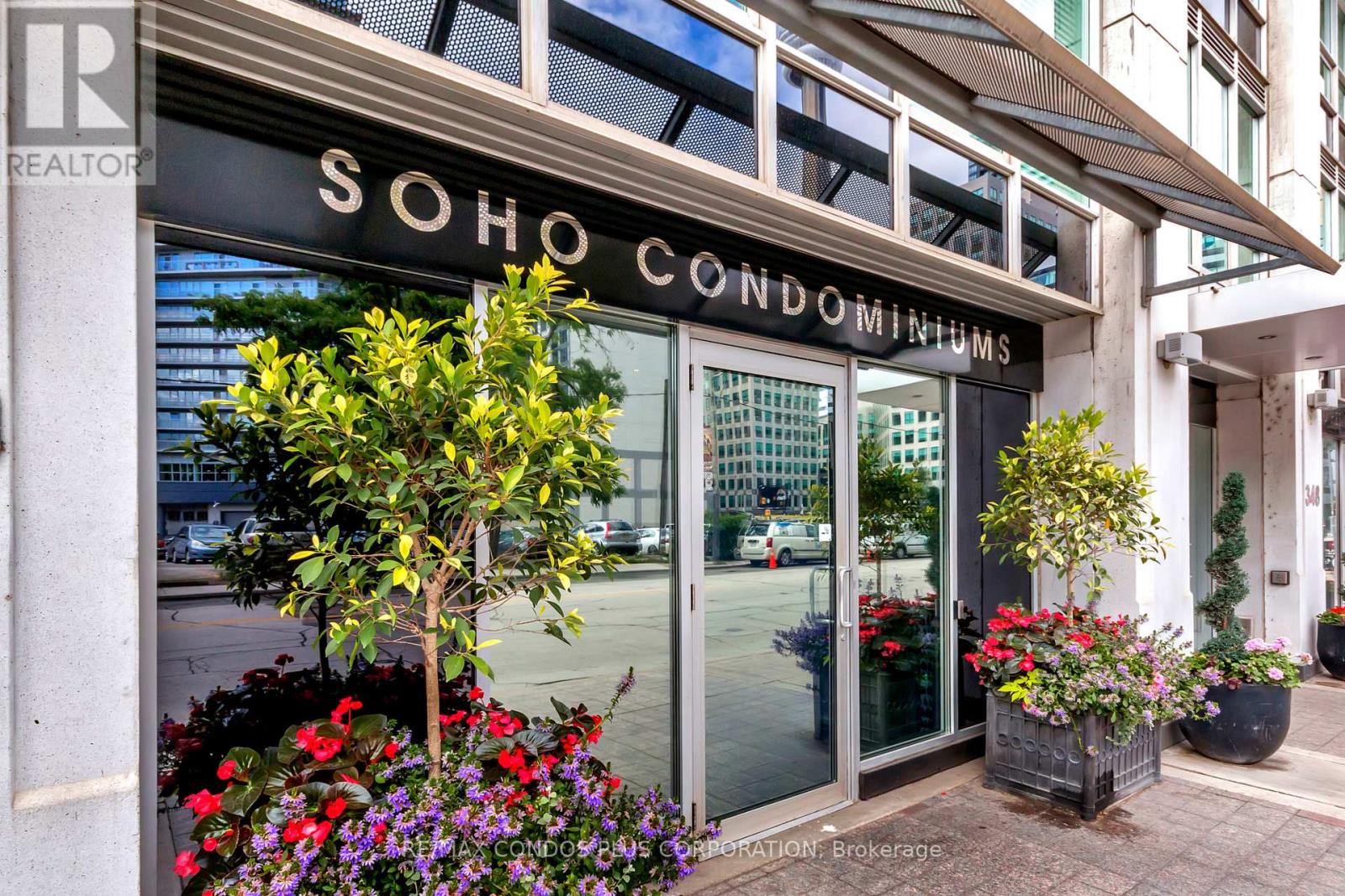 M21 - 350 Wellington Street W, Toronto, Ontario  M5V 3W9 - Photo 2 - C12913942