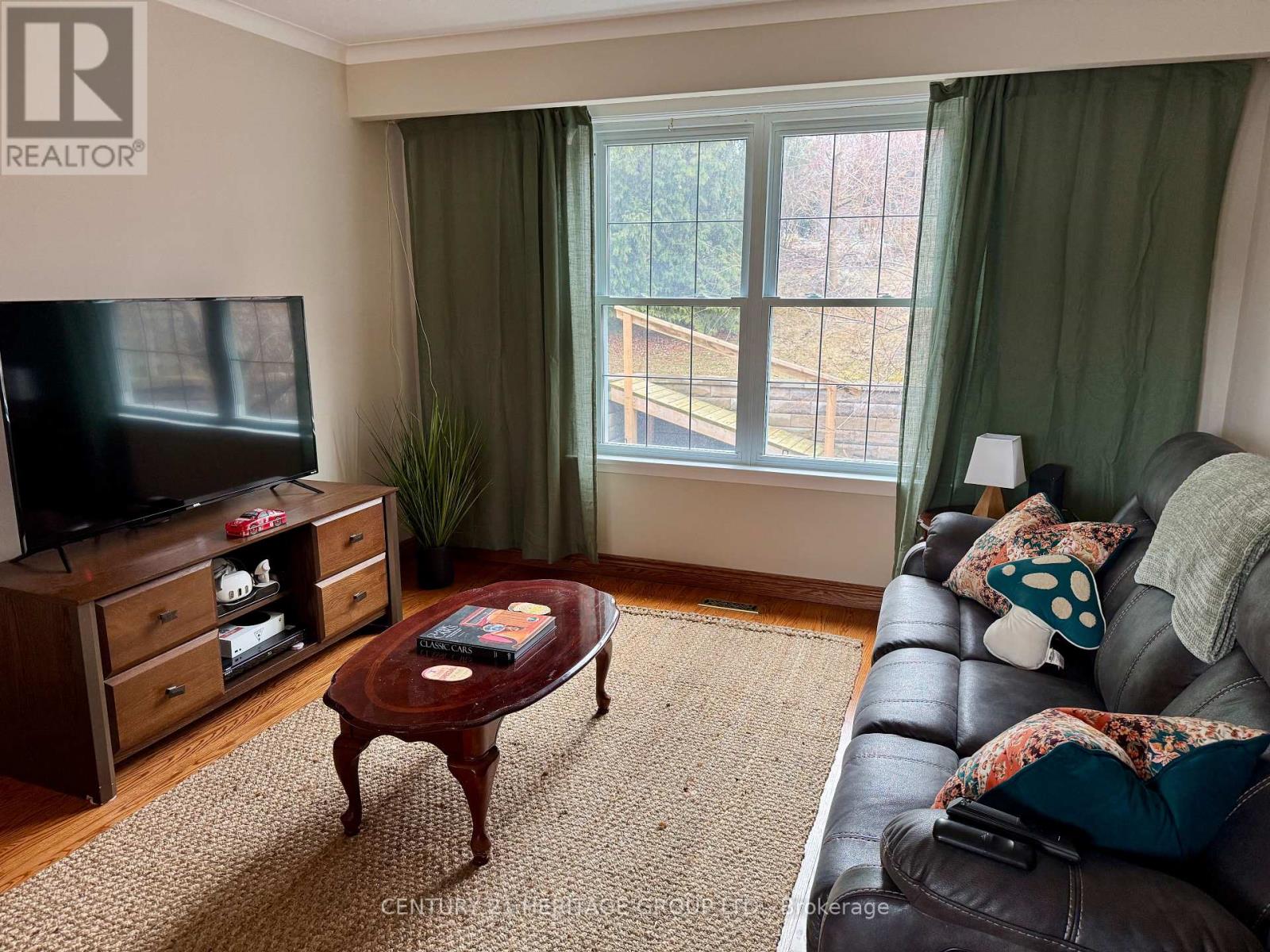 584 Arnhem Drive, Oshawa, Ontario  L1G 2J6 - Photo 6 - E12913806