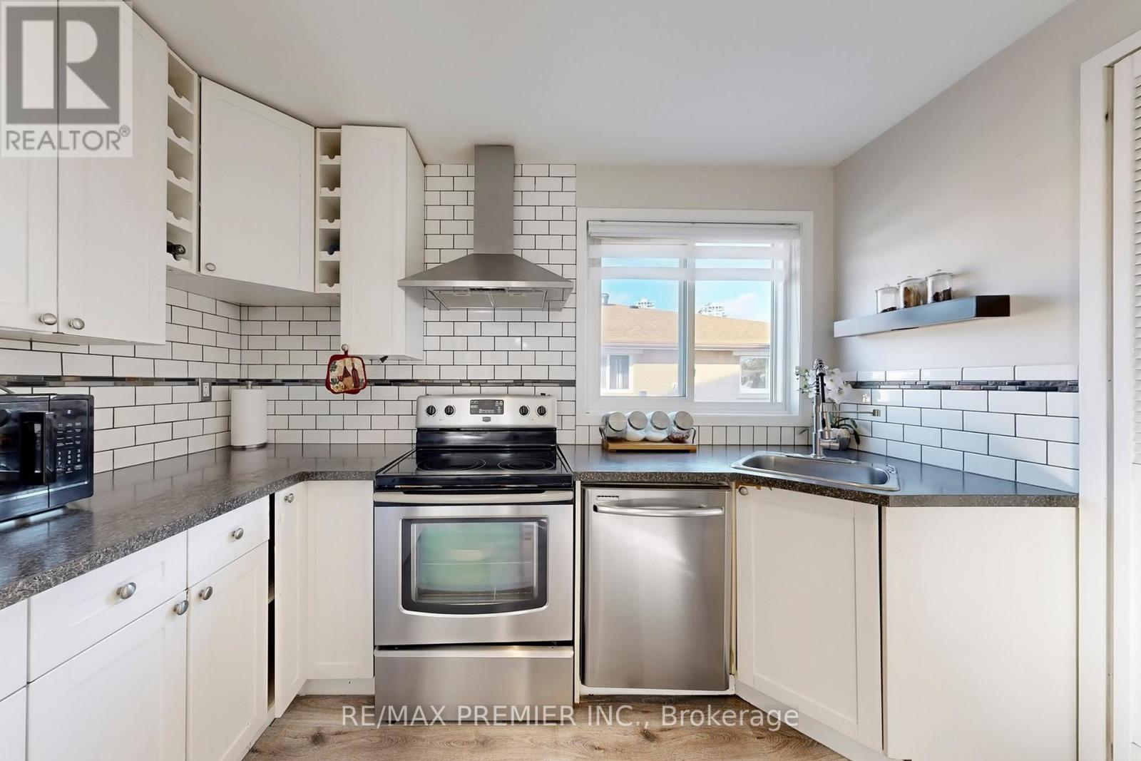 888 Krosno Boulevard, Pickering, Ontario  L1W 1H4 - Photo 13 - E12913912