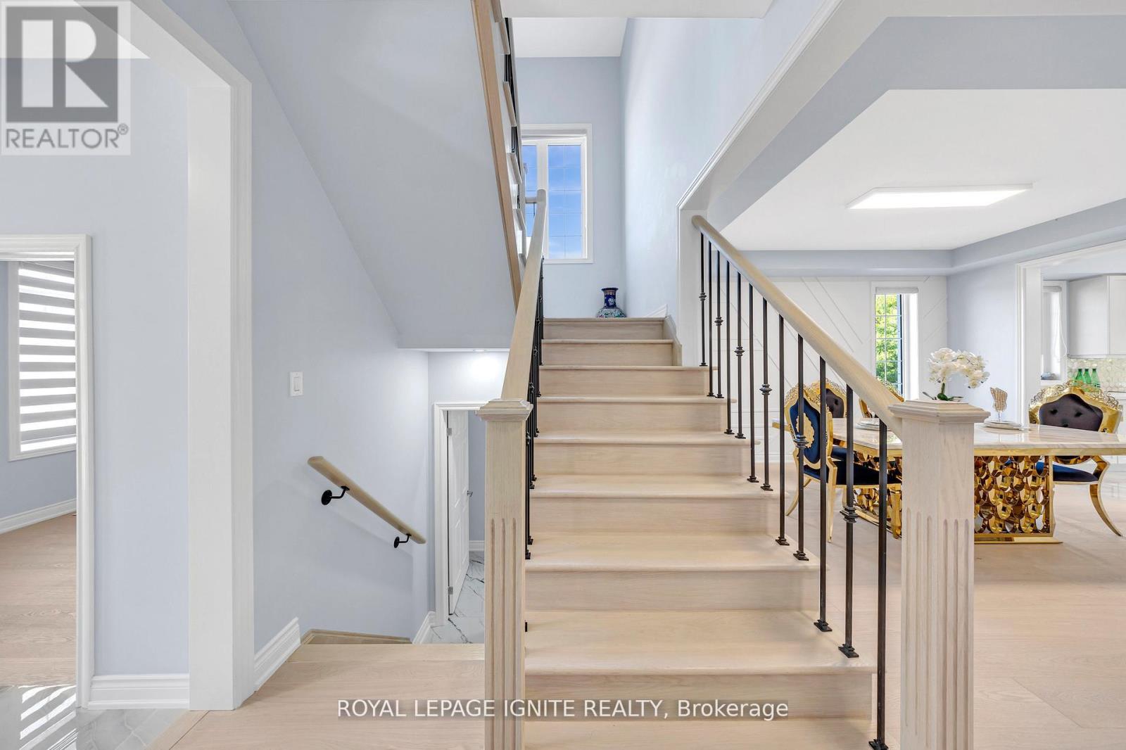 2453 Florentine Place, Pickering, Ontario  L1X 0H2 - Photo 4 - E12913976