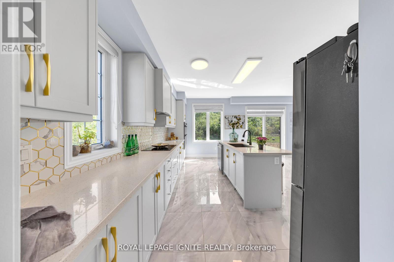 2453 Florentine Place, Pickering, Ontario  L1X 0H2 - Photo 8 - E12913976