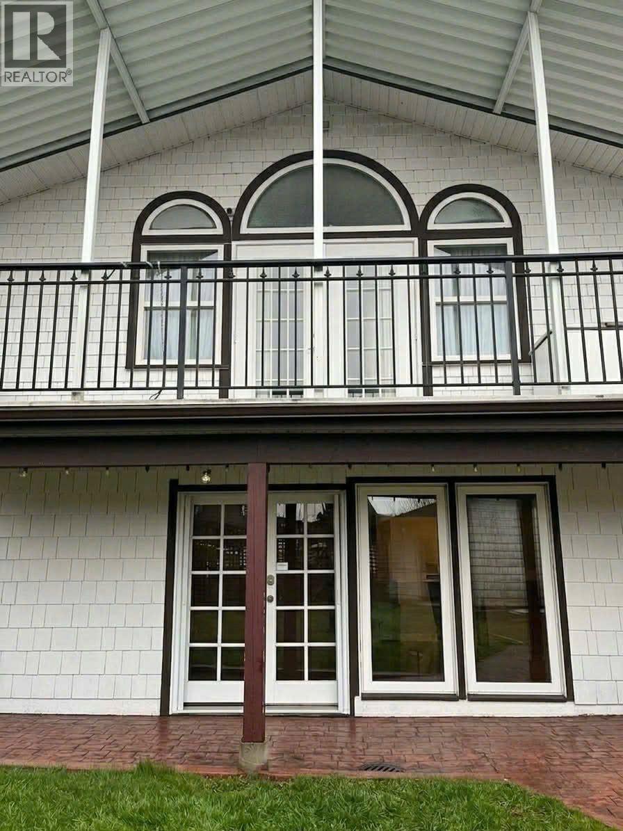 8134 14th Avenue, Burnaby, British Columbia  V3N 2B8 - Photo 2 - R3102774