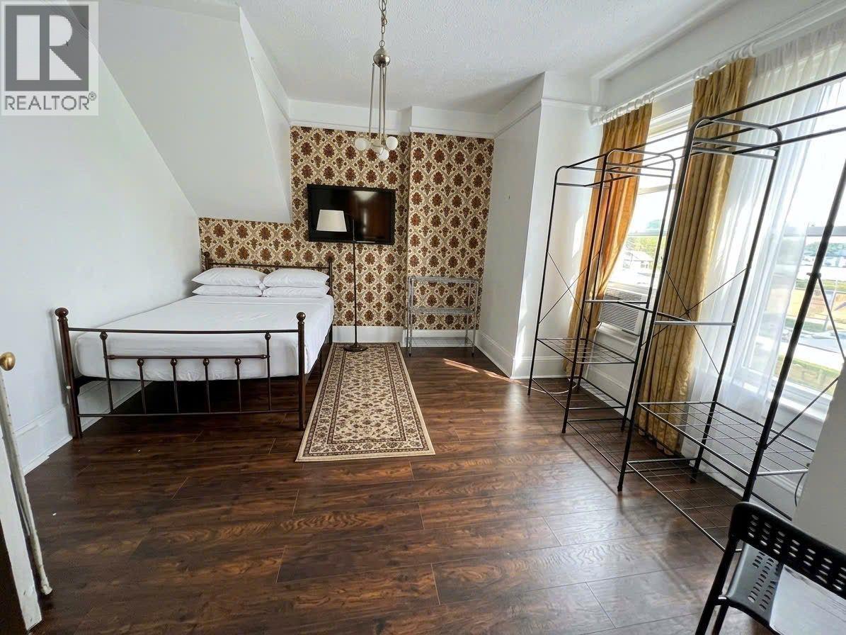 8134 14th Avenue, Burnaby, British Columbia  V3N 2B8 - Photo 6 - R3102774