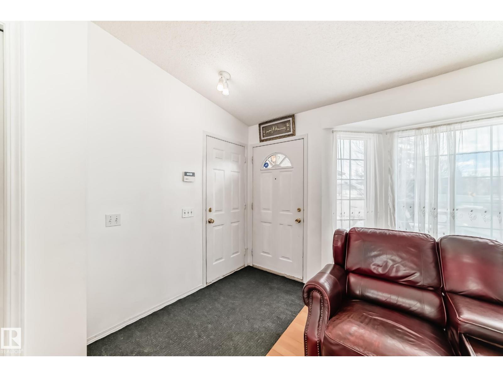 11532 9 Av Nw, Edmonton, Alberta T6J 6T9 - Photo 4 - E4477613