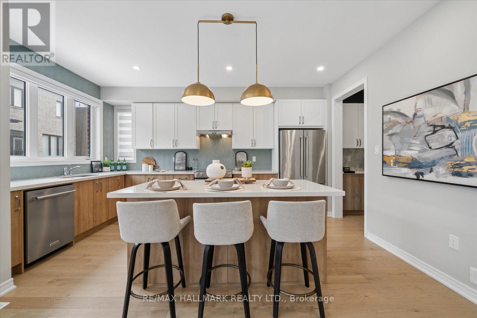 28 Sambro Lane, Whitchurch-Stouffville, Ontario  L4A 0S1 - Photo 12 - N12913864