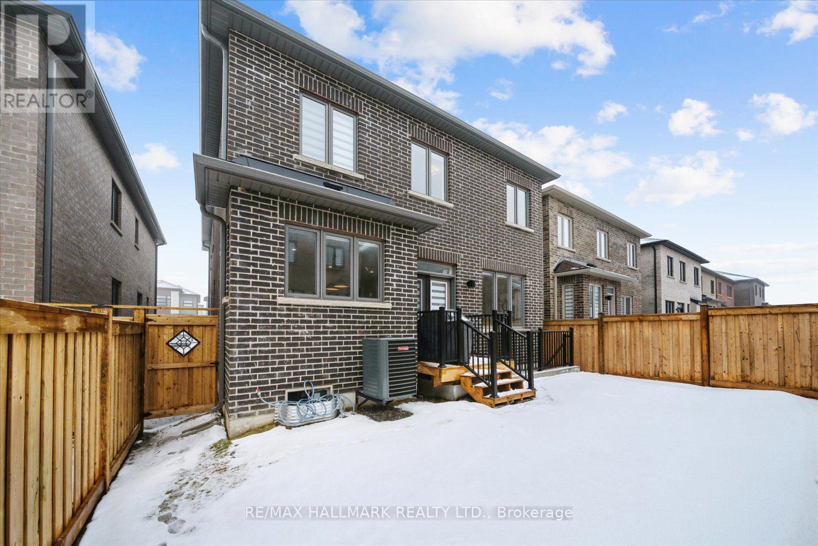 28 Sambro Lane, Whitchurch-Stouffville, Ontario  L4A 0S1 - Photo 45 - N12913864