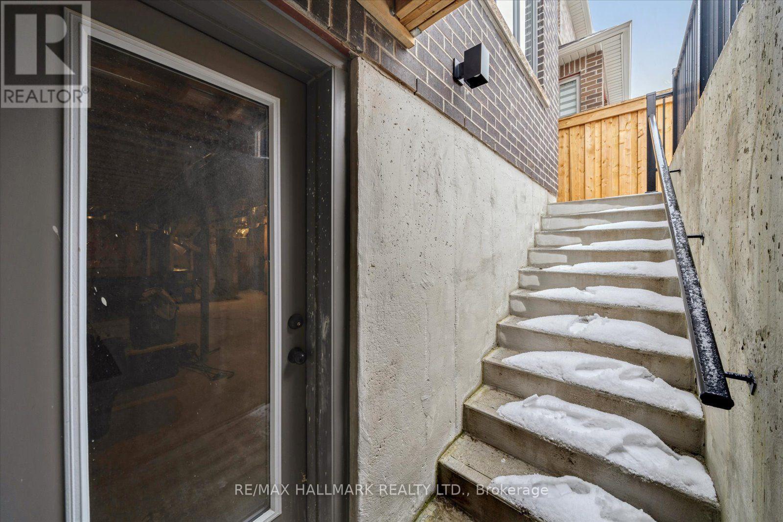 28 Sambro Lane, Whitchurch-Stouffville, Ontario  L4A 0S1 - Photo 48 - N12913864