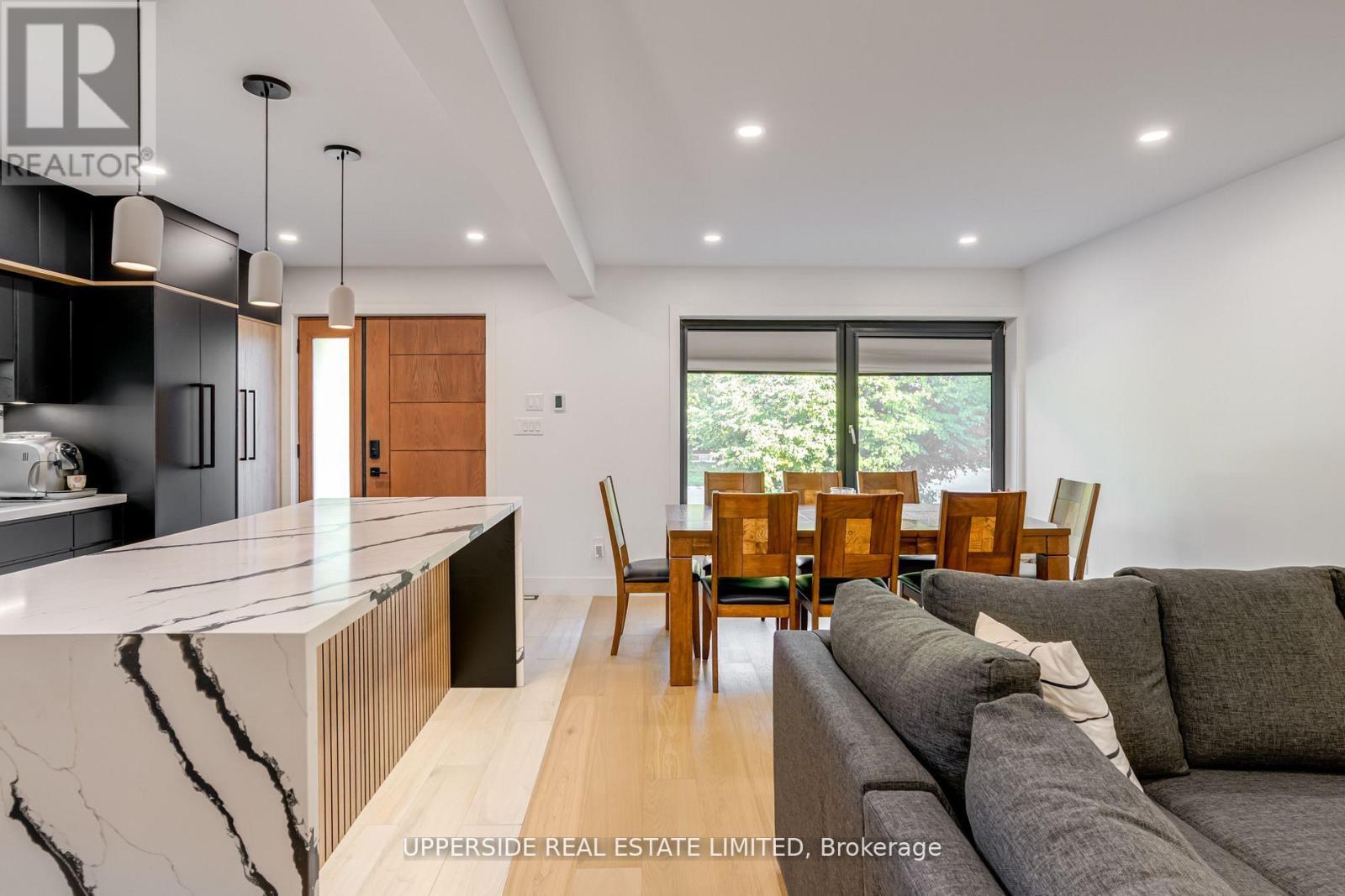 61 Marlin Court, Newmarket, Ontario  L3Y 2W7 - Photo 11 - N12913866