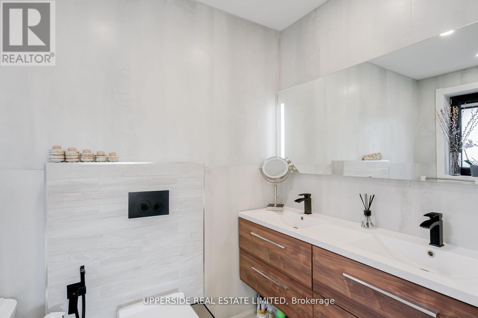 61 Marlin Court, Newmarket, Ontario  L3Y 2W7 - Photo 19 - N12913866