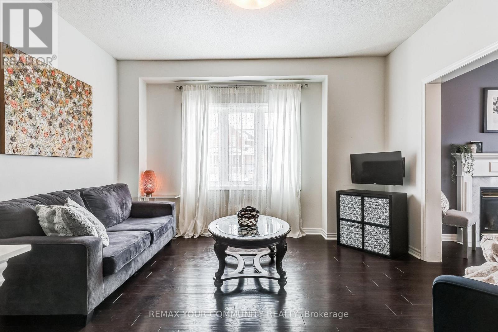 2 Laurelbank Crescent, Georgina, Ontario  L4P 4H6 - Photo 12 - N12913896