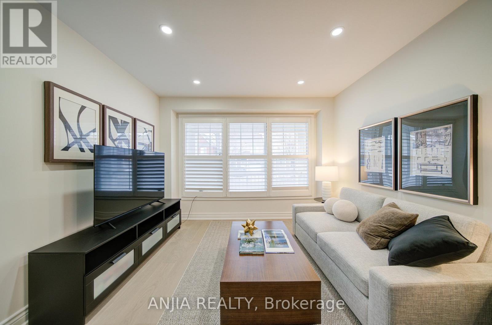 96 Castlemore Avenue, Markham, Ontario  L6C 2G9 - Photo 10 - N12913900