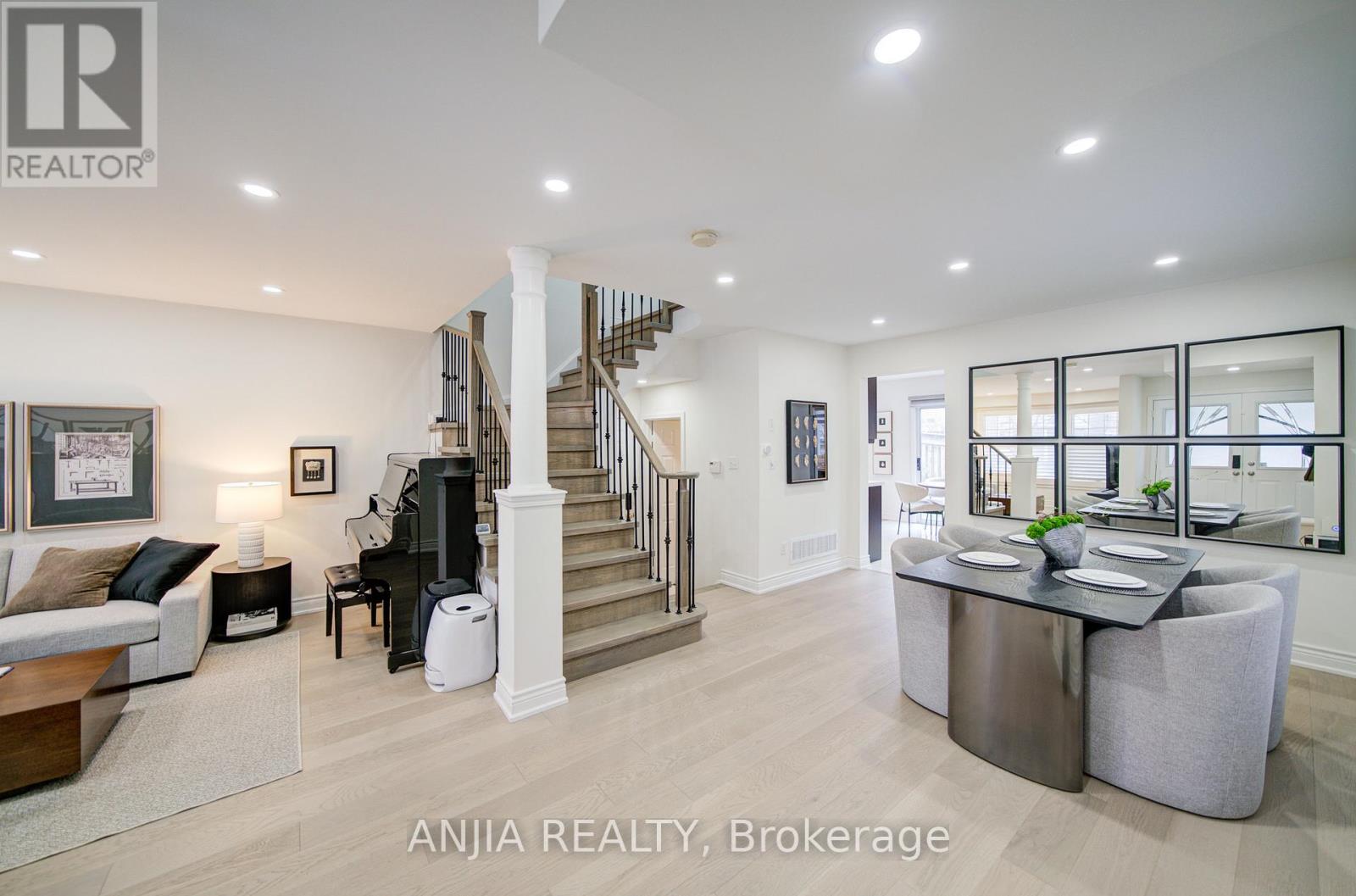 96 Castlemore Avenue, Markham, Ontario  L6C 2G9 - Photo 11 - N12913900