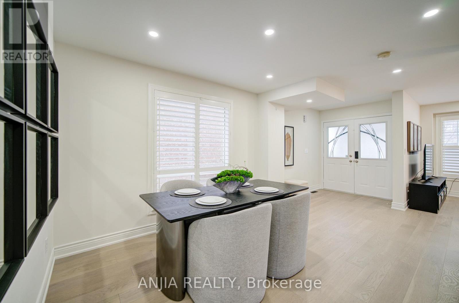 96 Castlemore Avenue, Markham, Ontario  L6C 2G9 - Photo 12 - N12913900