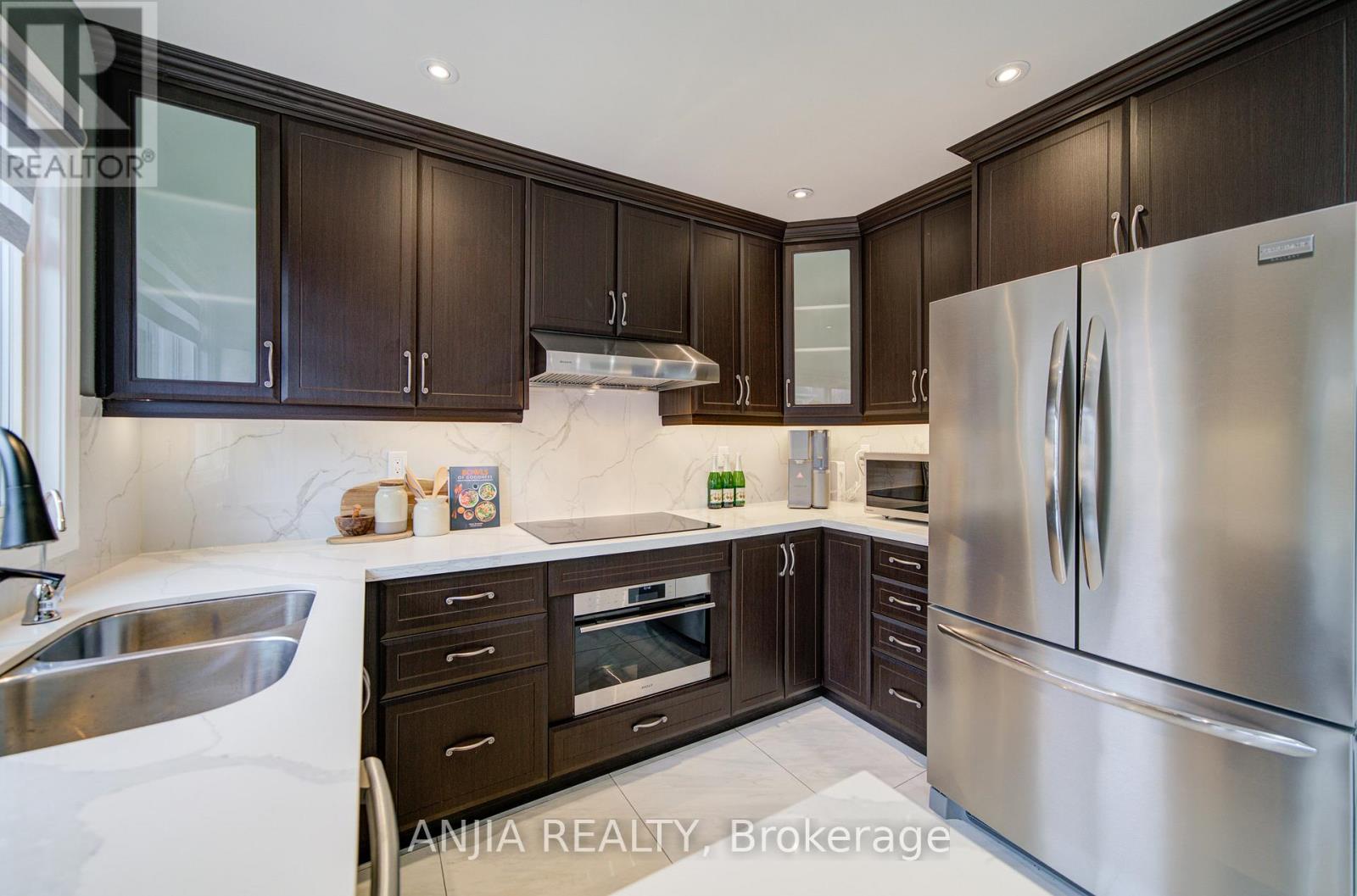 96 Castlemore Avenue, Markham, Ontario  L6C 2G9 - Photo 16 - N12913900