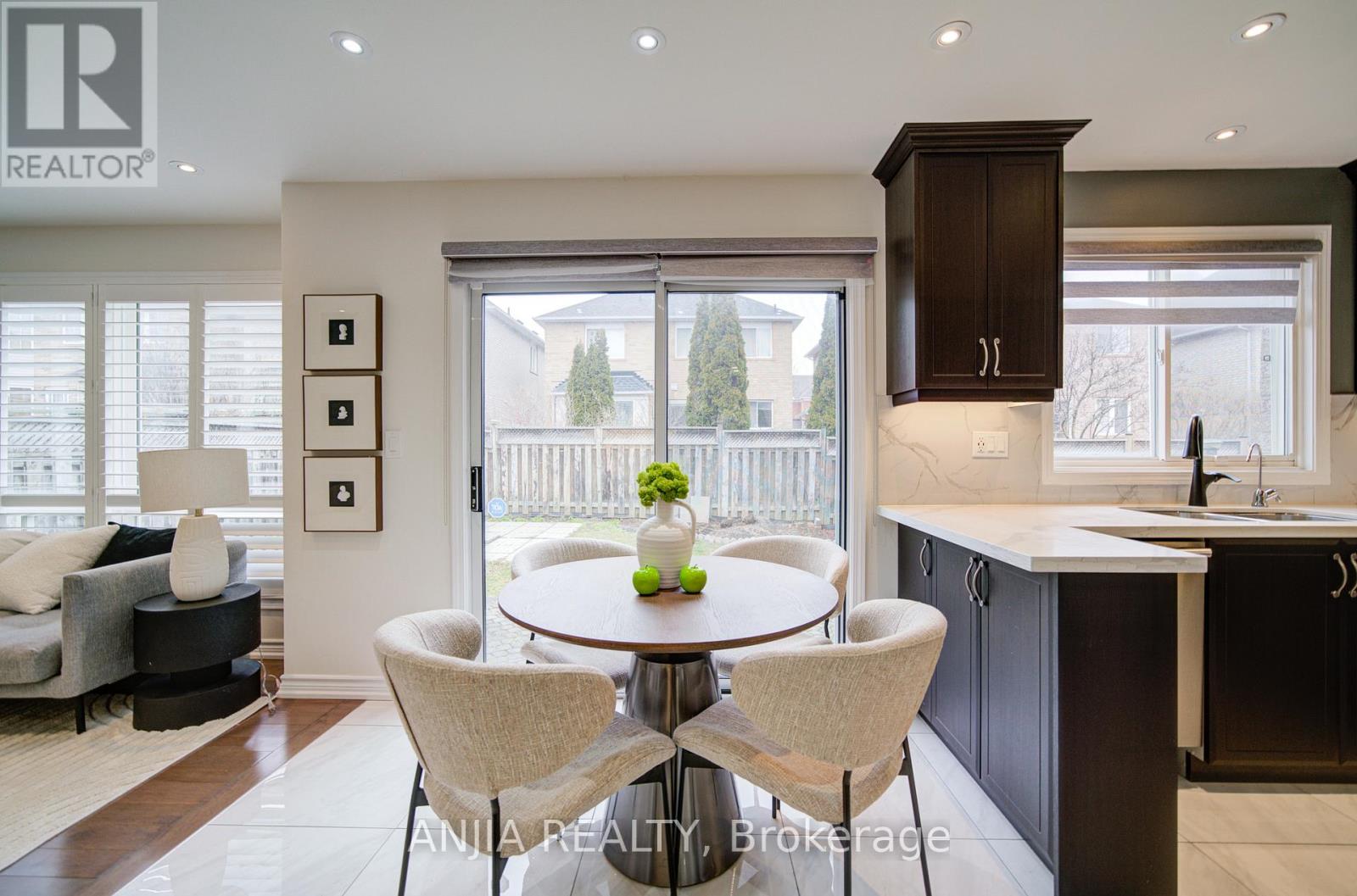 96 Castlemore Avenue, Markham, Ontario  L6C 2G9 - Photo 18 - N12913900