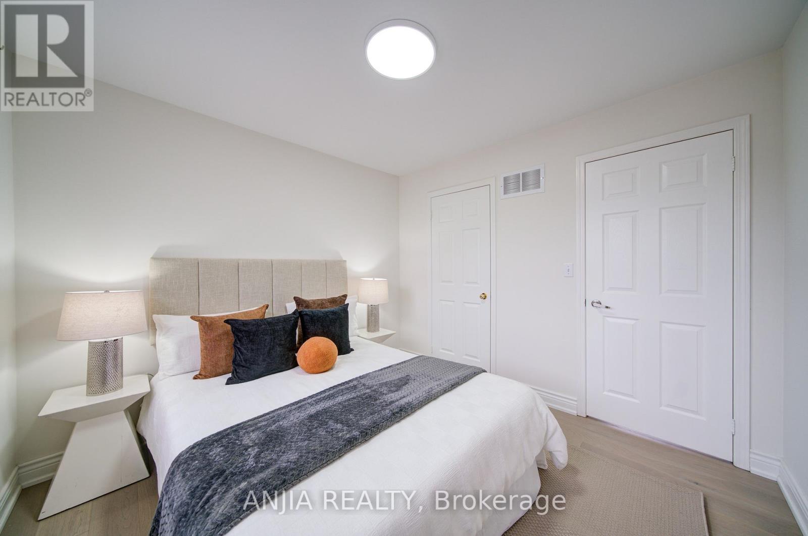 96 Castlemore Avenue, Markham, Ontario  L6C 2G9 - Photo 36 - N12913900