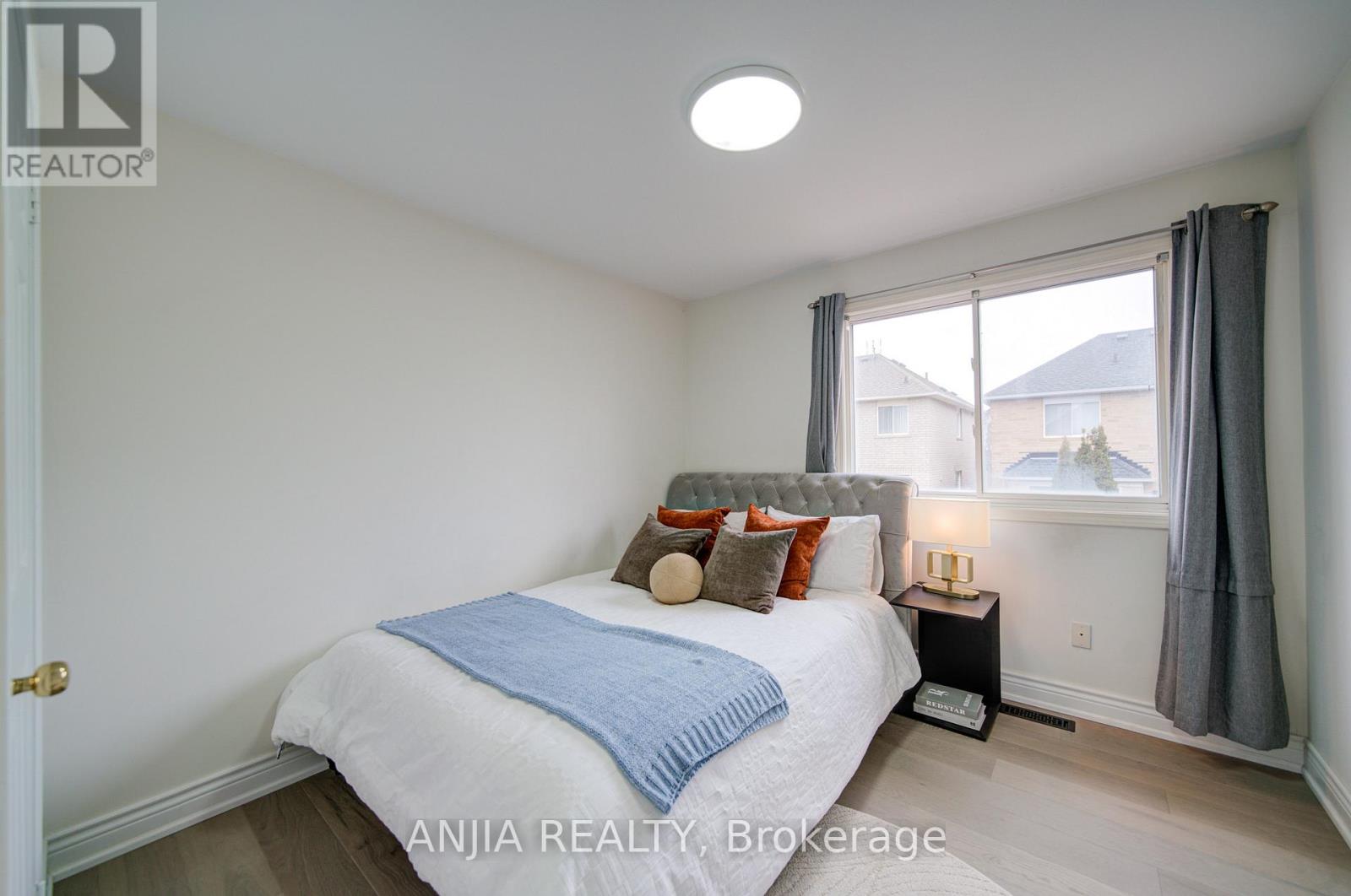 96 Castlemore Avenue, Markham, Ontario  L6C 2G9 - Photo 37 - N12913900