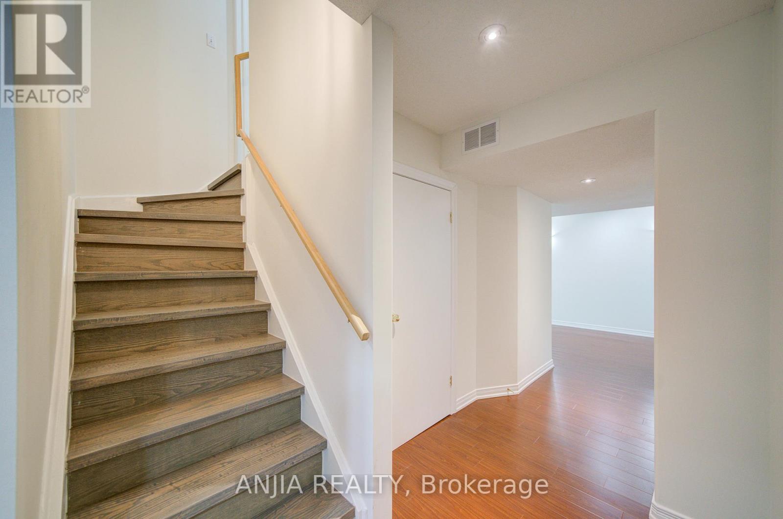 96 Castlemore Avenue, Markham, Ontario  L6C 2G9 - Photo 39 - N12913900