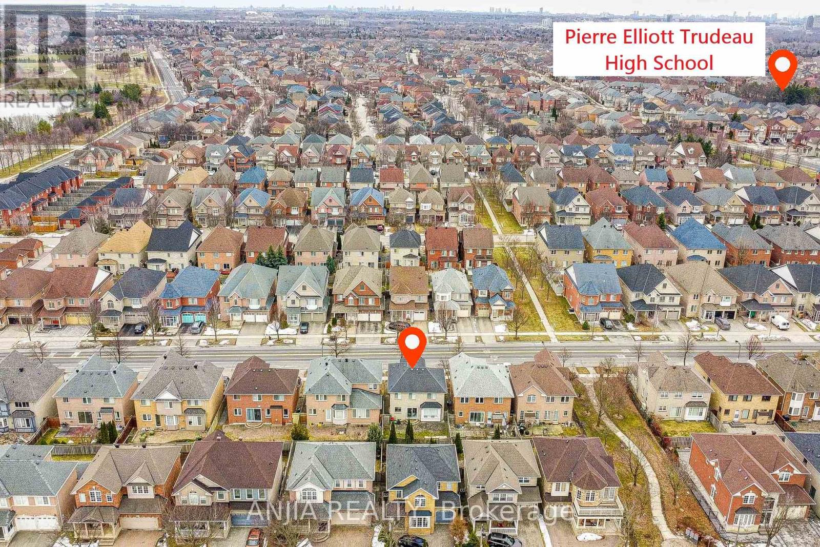 96 Castlemore Avenue, Markham, Ontario  L6C 2G9 - Photo 4 - N12913900