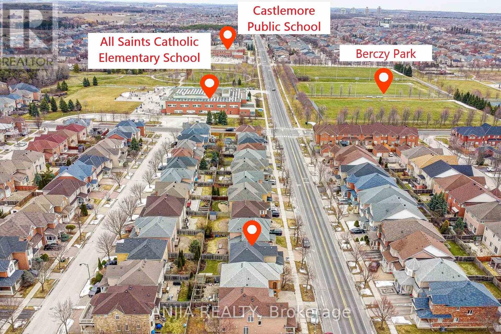 96 Castlemore Avenue, Markham, Ontario  L6C 2G9 - Photo 5 - N12913900