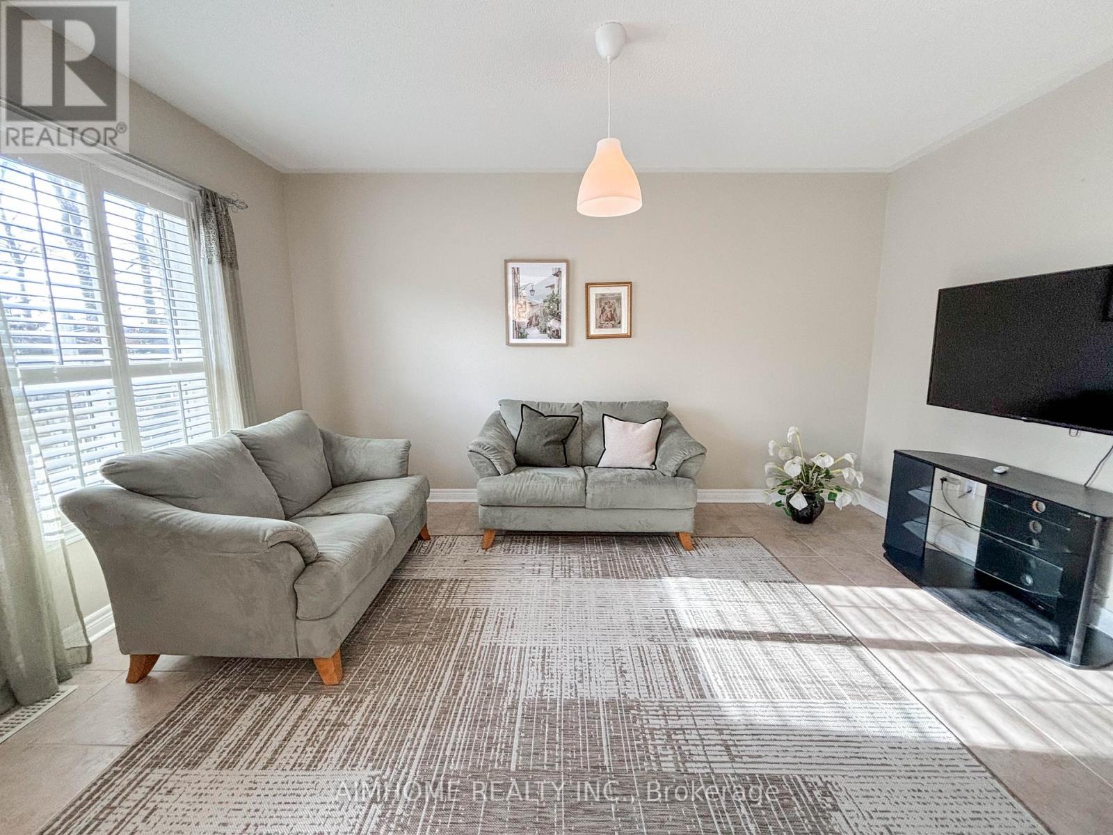 49 Pine Hollow Crescent, Vaughan, Ontario  L6A 2L5 - Photo 11 - N12913902