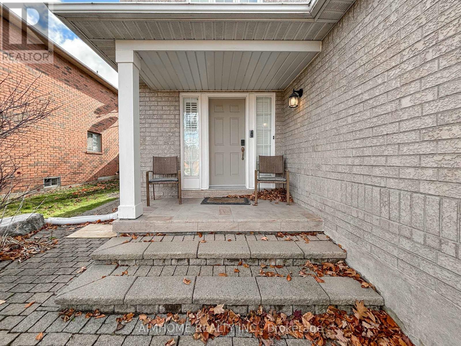 49 Pine Hollow Crescent, Vaughan, Ontario  L6A 2L5 - Photo 2 - N12913902