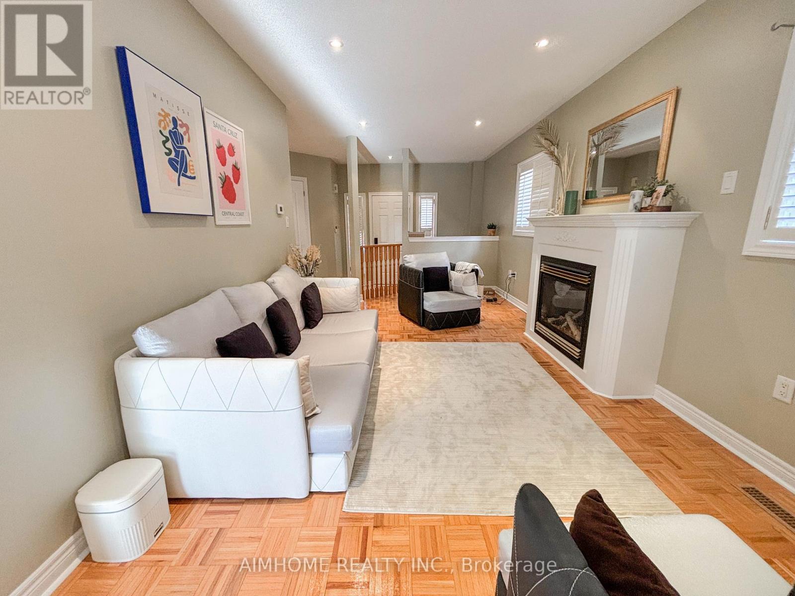 49 Pine Hollow Crescent, Vaughan, Ontario  L6A 2L5 - Photo 5 - N12913902