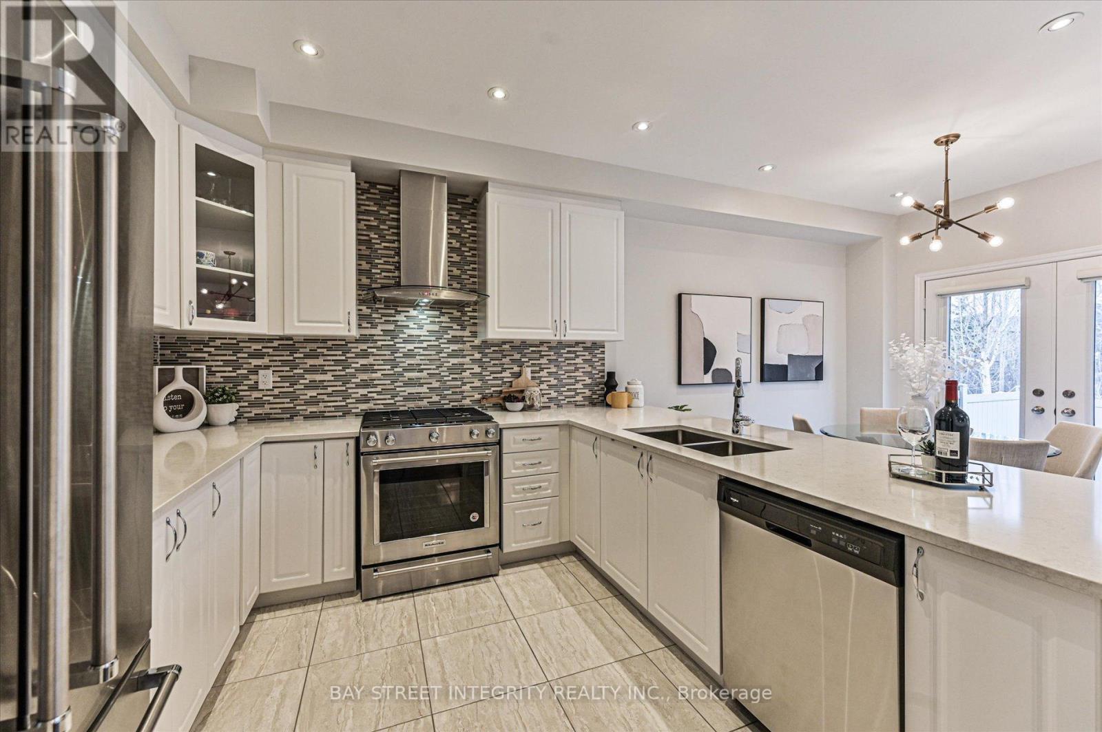 45 Portage Avenue, Richmond Hill, Ontario L4E 2Z5 - Photo 16 - N12913956