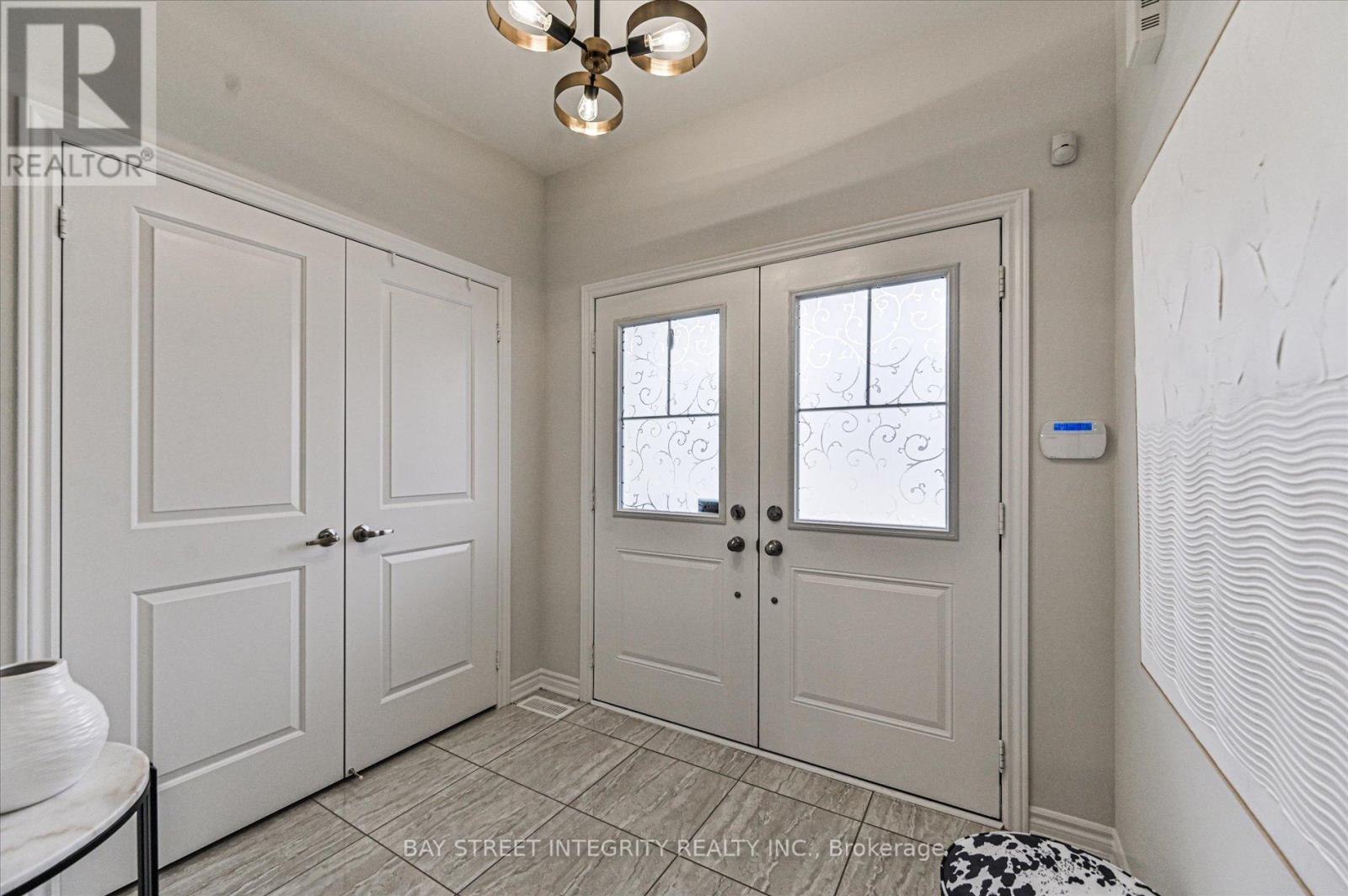 45 Portage Avenue, Richmond Hill, Ontario L4E 2Z5 - Photo 3 - N12913956