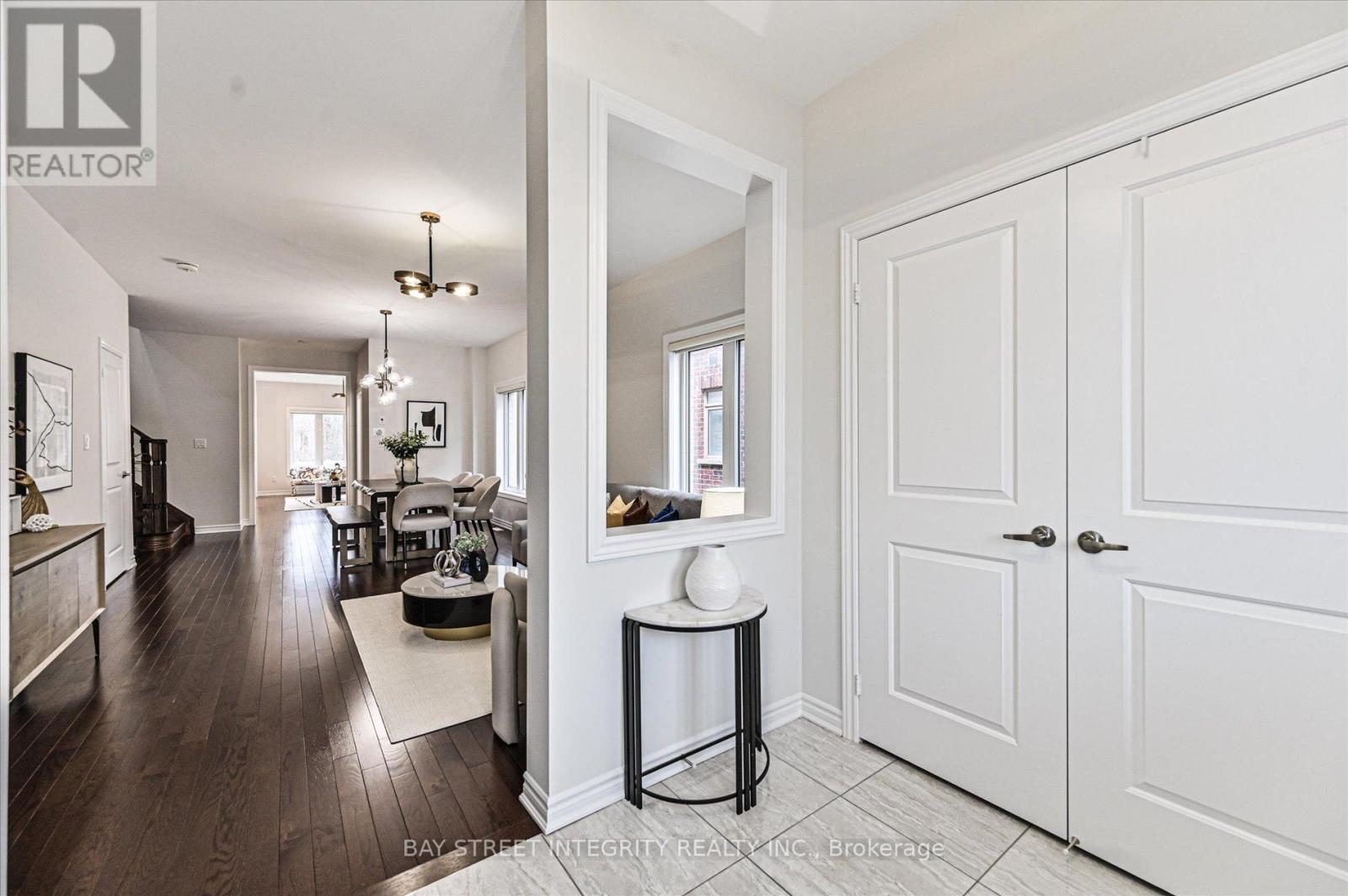 45 Portage Avenue, Richmond Hill, Ontario L4E 2Z5 - Photo 4 - N12913956