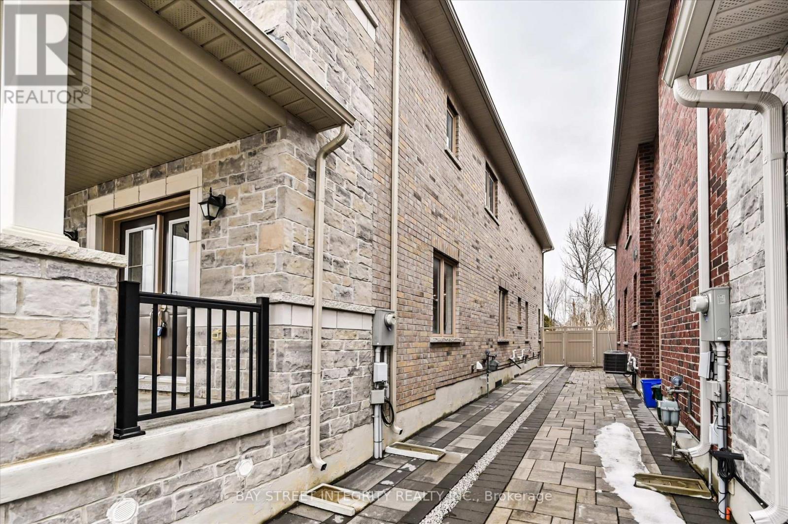 45 Portage Avenue, Richmond Hill, Ontario L4E 2Z5 - Photo 45 - N12913956