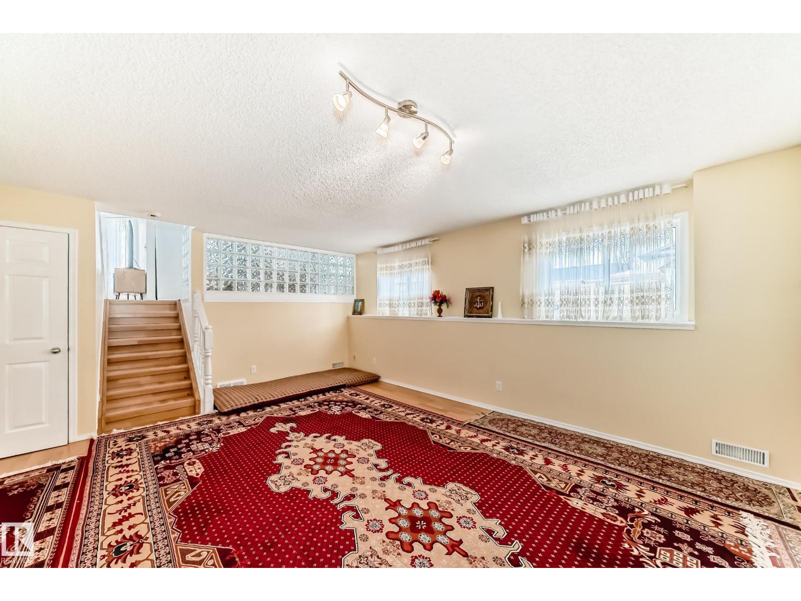 11532 9 Av Nw, Edmonton, Alberta T6J 6T9 - Photo 48 - E4477613