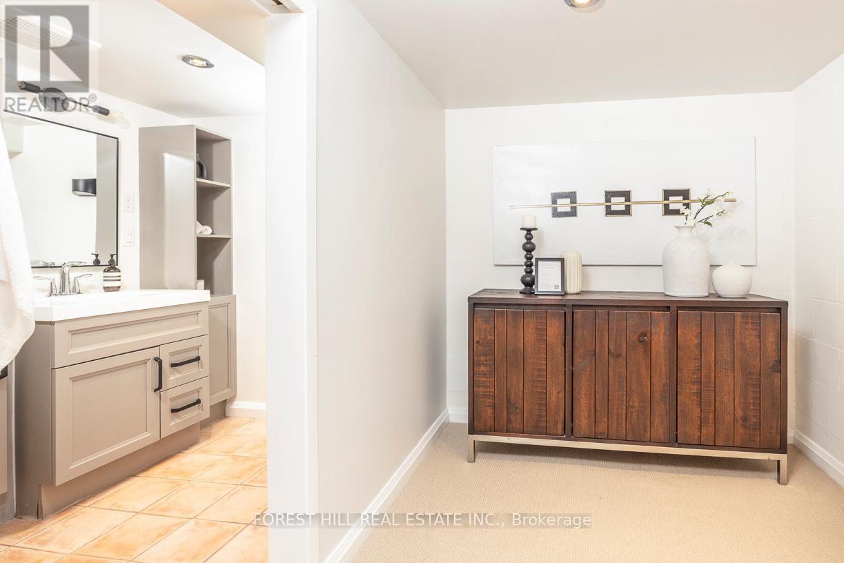 605 Craven Road, Toronto, Ontario  M4L 2Z6 - Photo 5 - E12913170