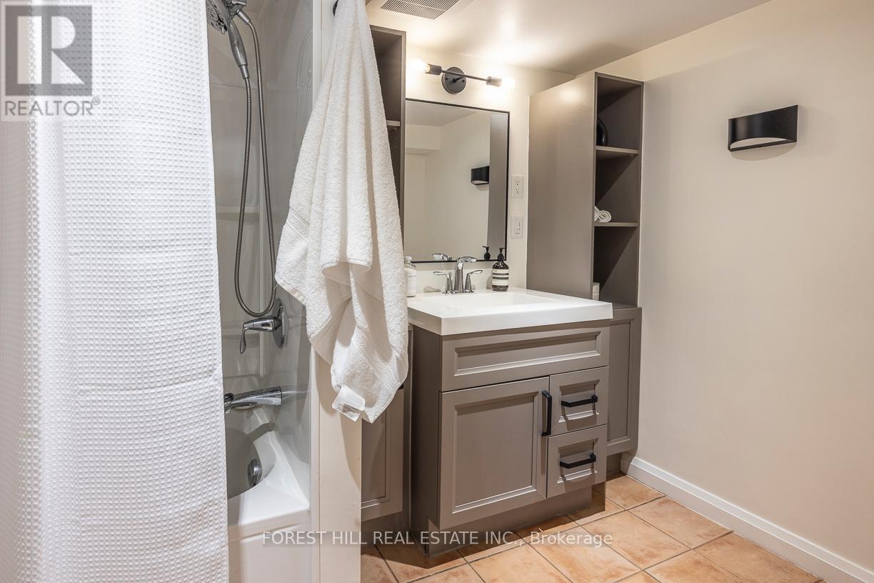 605 Craven Road, Toronto, Ontario  M4L 2Z6 - Photo 6 - E12913170