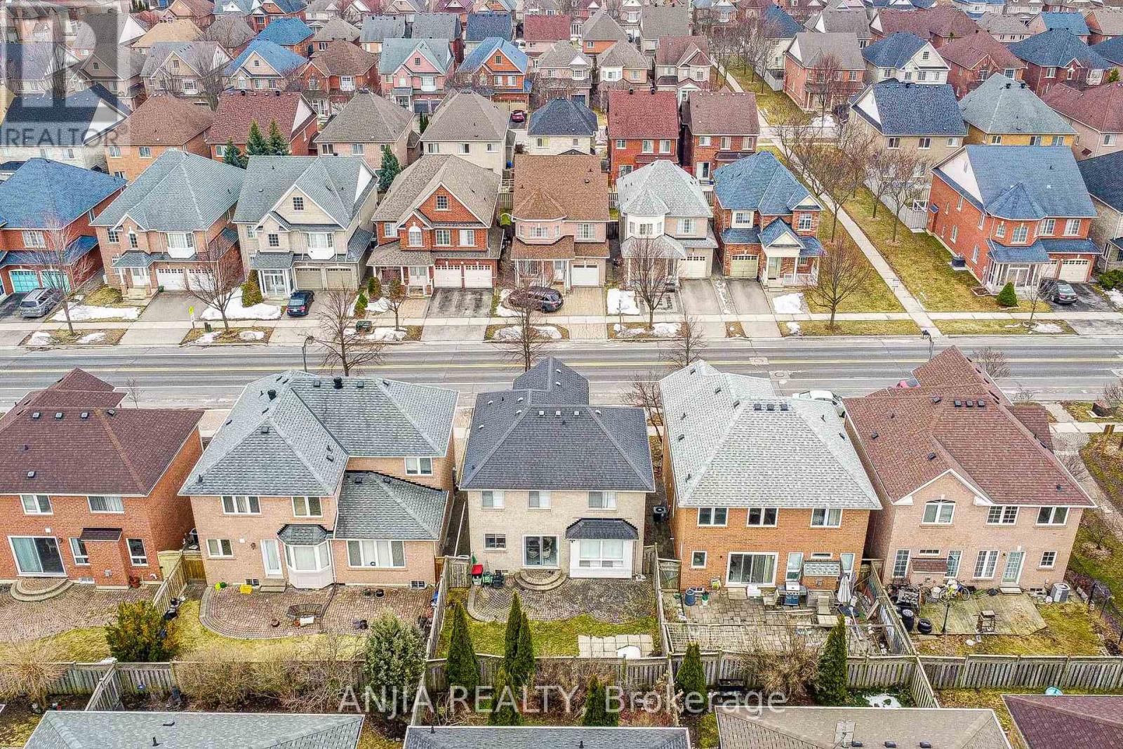 96 Castlemore Avenue, Markham, Ontario  L6C 2G9 - Photo 47 - N12913900