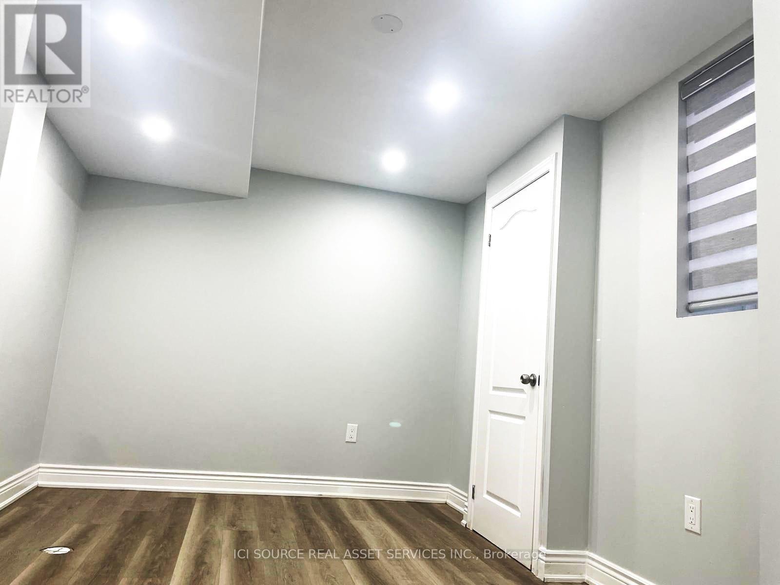 Lower - 142 Yates Drive, Milton, Ontario  L9E 1S7 - Photo 4 - W12913810